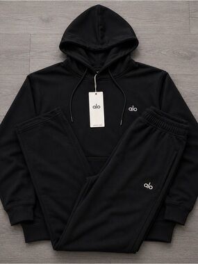 Alo Yoga Black Hoodie Jogger Set Size Small NWT Women’s Unisex